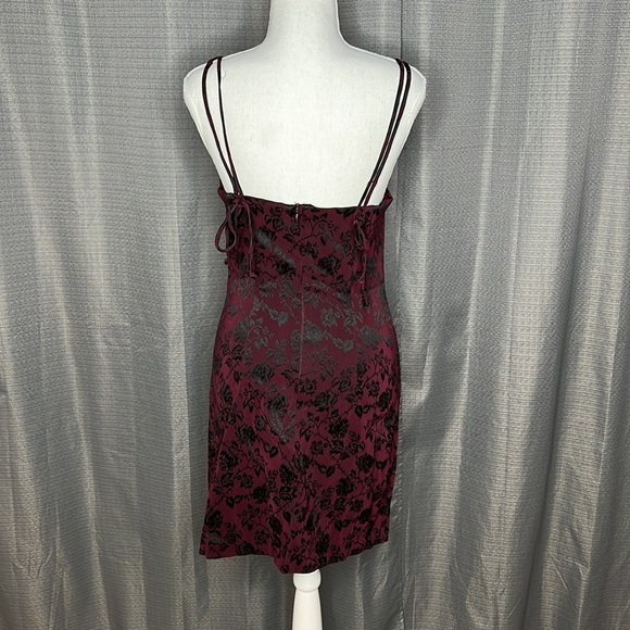 A-LIST BY WRAPPER SIZE 9 PURPLE & BLACK DRESS - Picture 2 of 9
